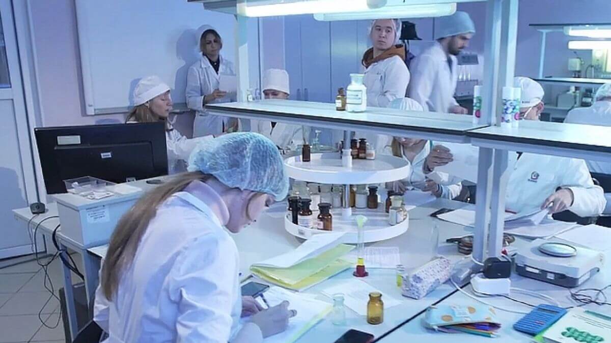 Trường Đại học Dược phẩm Hóa học Saint Petersburg luôn mang đến cho sinh viên nhiều cơ hội học tập thực tiễn