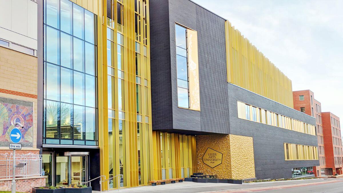 Trường Đại học Nghệ thuật Leeds là ngôi trường chuyên sâu và có chất lượng cao tại Anh