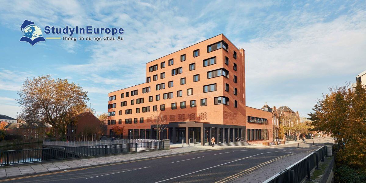 Review Trường Đại học Nghệ thuật Norwich (Norwich University of the Arts)