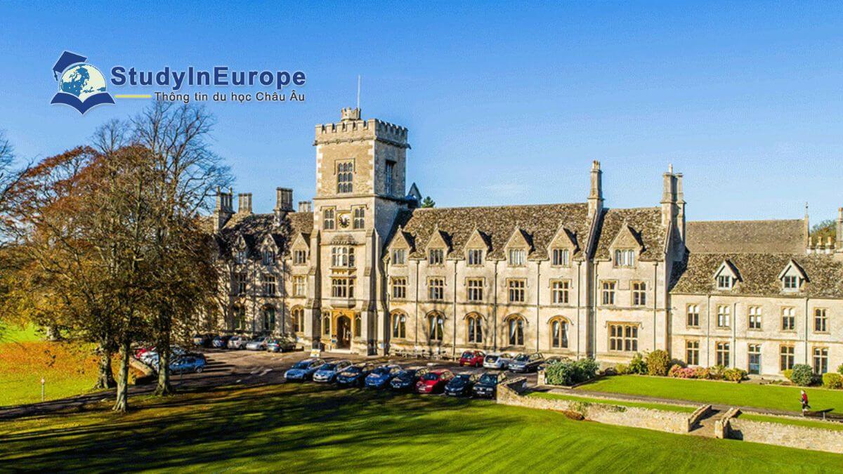 Review Trường Đại học Nông nghiệp Hoàng gia (The Royal Agricultural University)