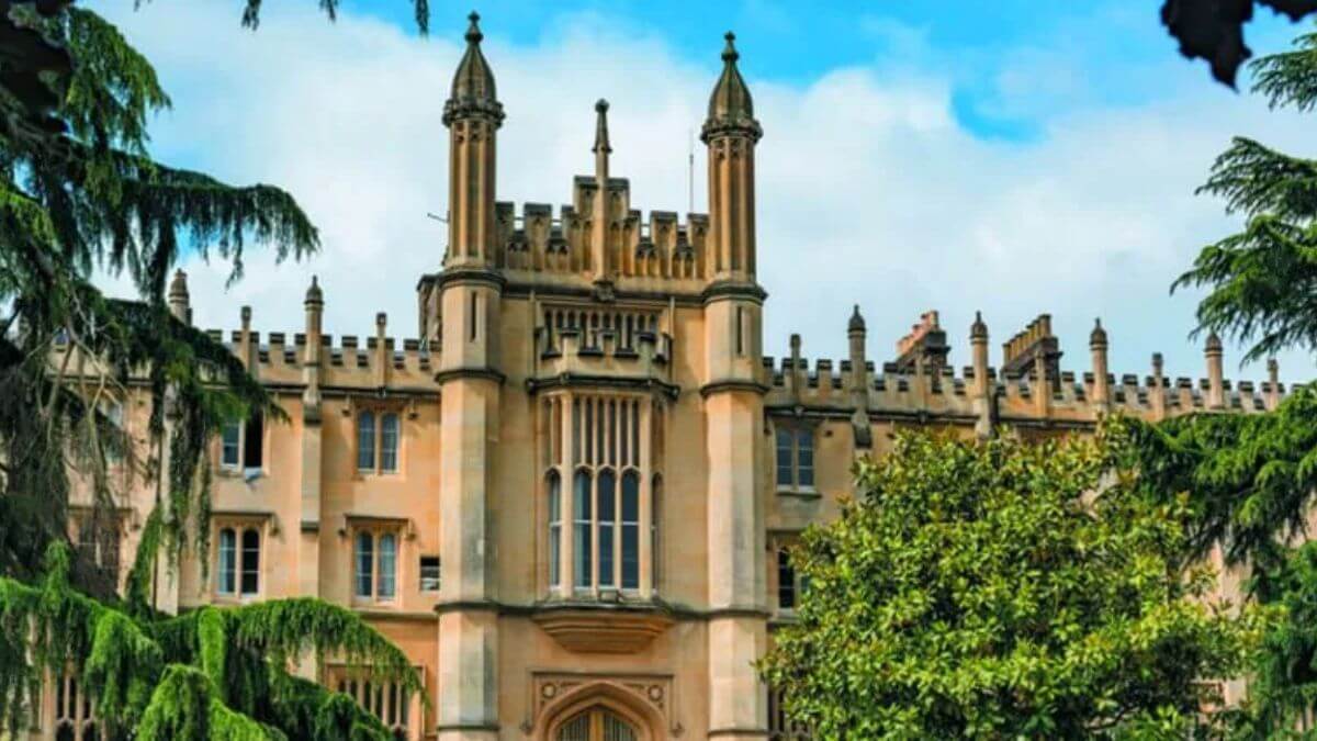 Trường Đại học quốc tế Hoa Kỳ Richmond tại London là điểm đến mang lại cho sinh viên những trải nghiệm học tập đáng quý