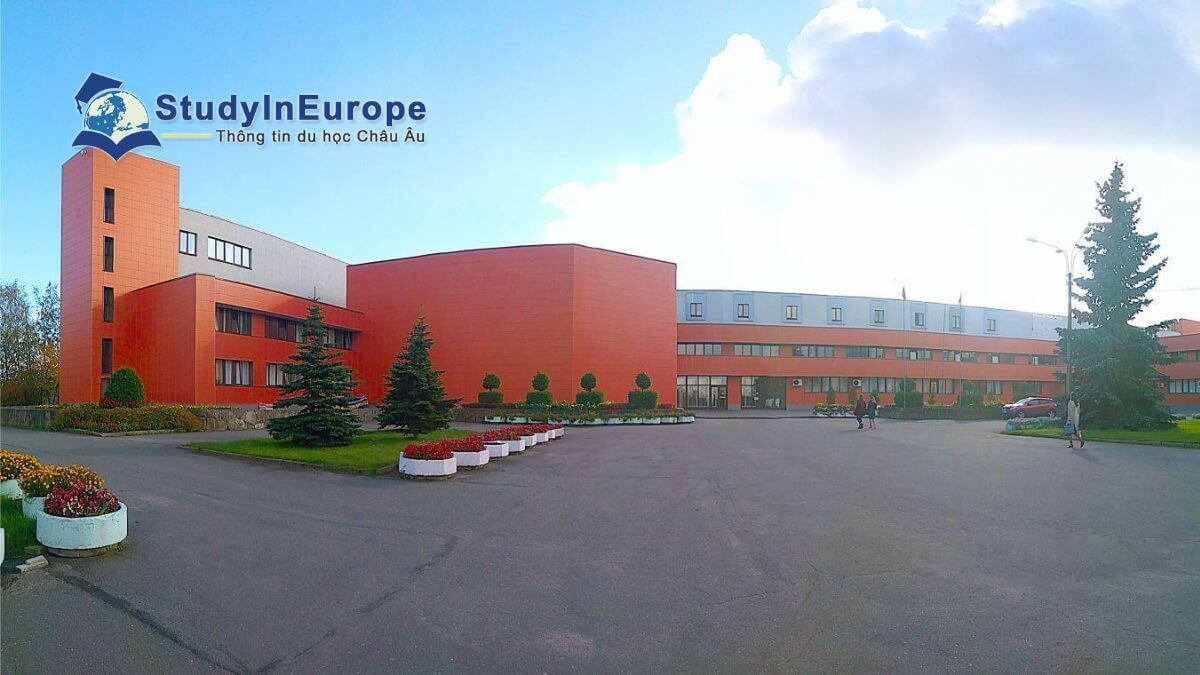 Review Trường Đại học Tổng hợp Puskin Leningrad (Pushkin Leningrad State University)