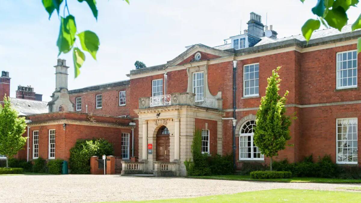 Trường Đại học và Cao đẳng Hartpury nổi tiếng với chất lượng đào tạo cao