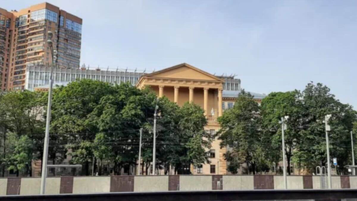 Học viện Nghệ thuật và Công nghiệp Moscow Stroganov là ngôi trường nổi tiếng với chất lượng đào tạo tại Nga