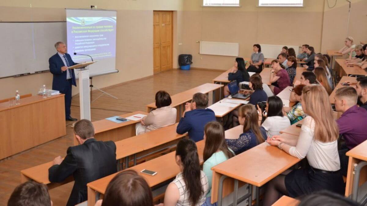 Trường Đại học Kinh tế và Luật Khabarovsk luôn mang đến cho sinh viên nhiều chương trình học thú vị