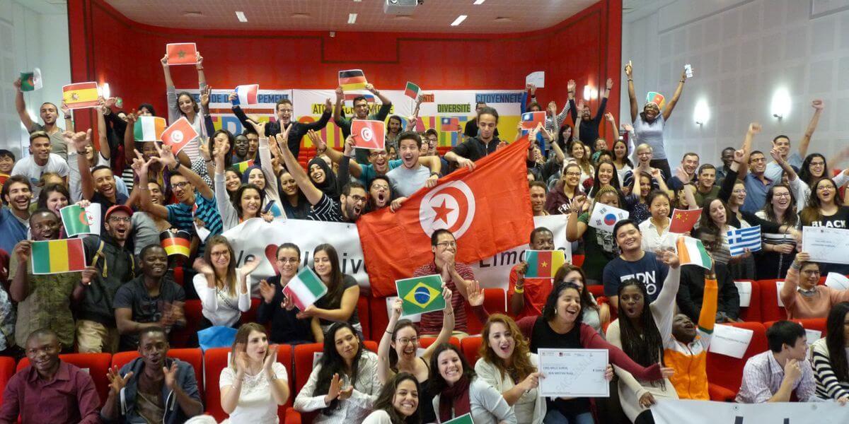 Trường Đại học Limoges chào đón nhiều sinh viên đến học tập và giao lưu