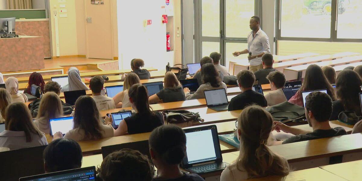 Môi trường học tập hiện đại trường Đại học Orleans