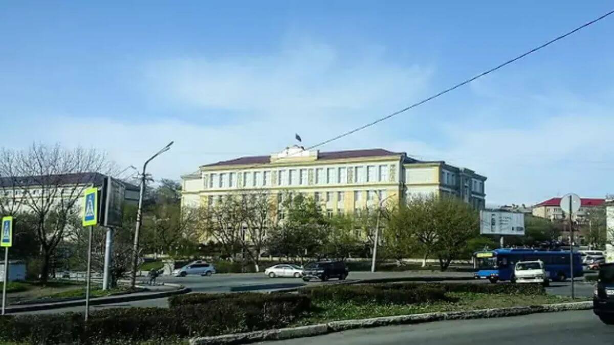 Khuôn viên rộng lớn của trường Đại học Y khoa Thái Bình Dương