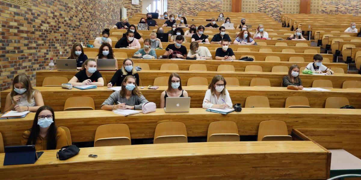 Sinh viên sẽ được học tập và phát triển trong môi trường năng động khi đến với trường Đại học Artois