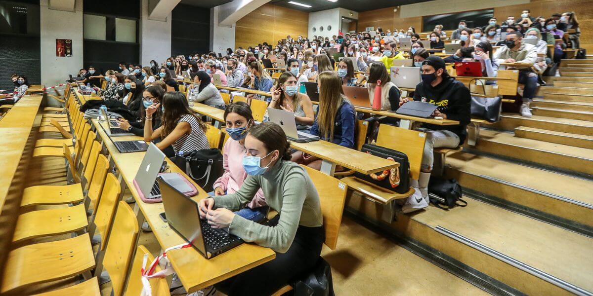 Sinh viên sẽ có cơ hội học tập và phát triển khi đến với trường Đại học Avignon