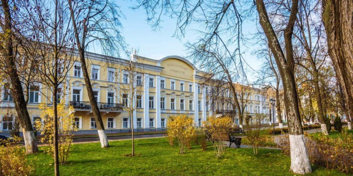 Trường Đại học bang Yaroslavl luôn được biết đến như một cơ sở giáo dục lâu đời và uy tín