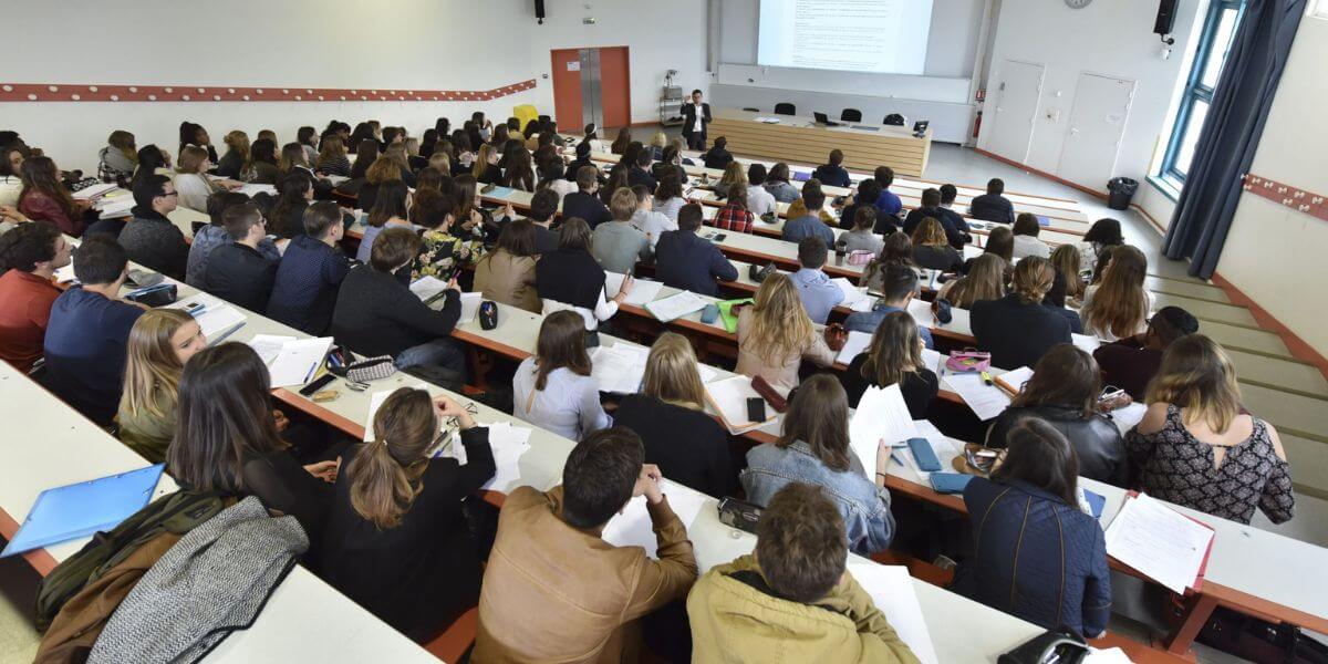 Nhiều sinh viên đều lựa chọn trường Đại học La Rochelle làm điểm đến để học tập