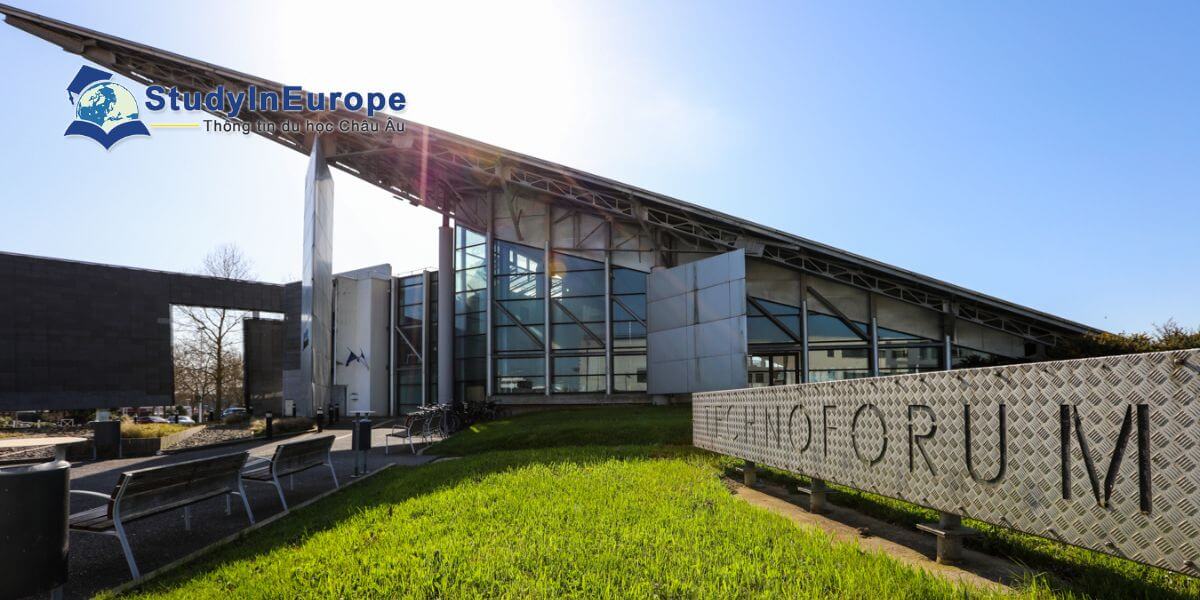 Review Trường Đại học La Rochelle (La Rochelle Université)