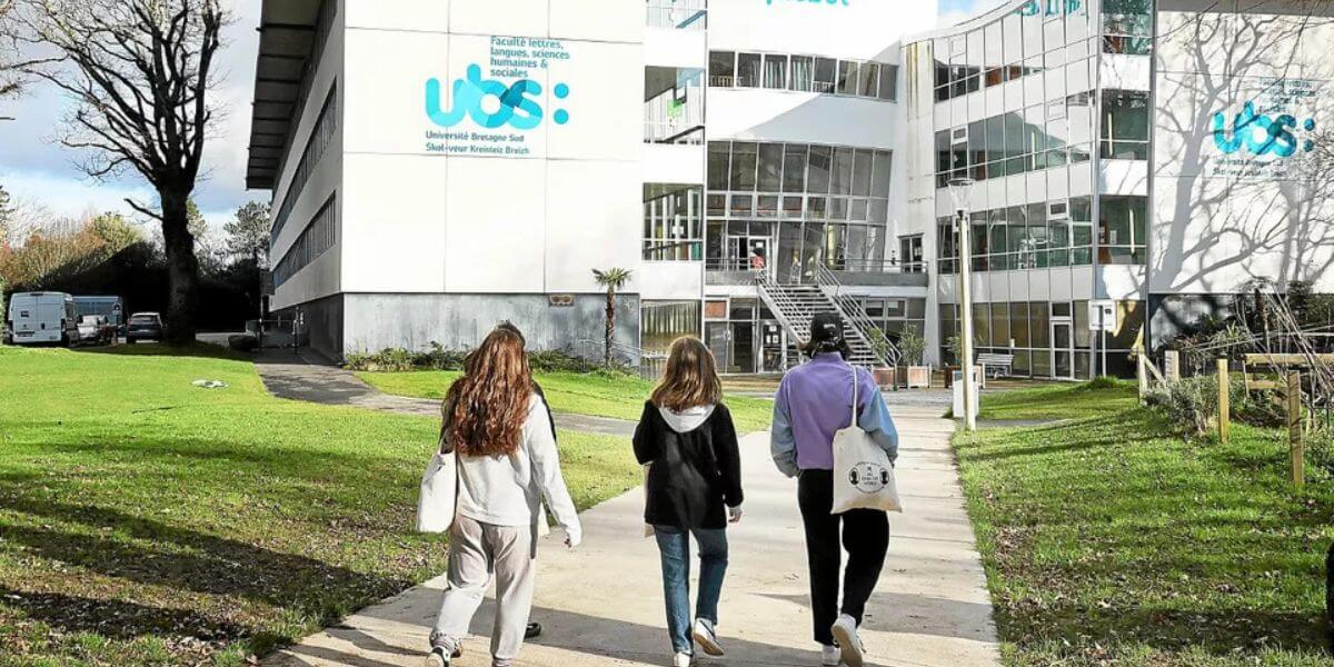 Trường Đại học Nam Bretagne là điểm đến mà nhiều sinh viên hướng đến khi du học tại Pháp