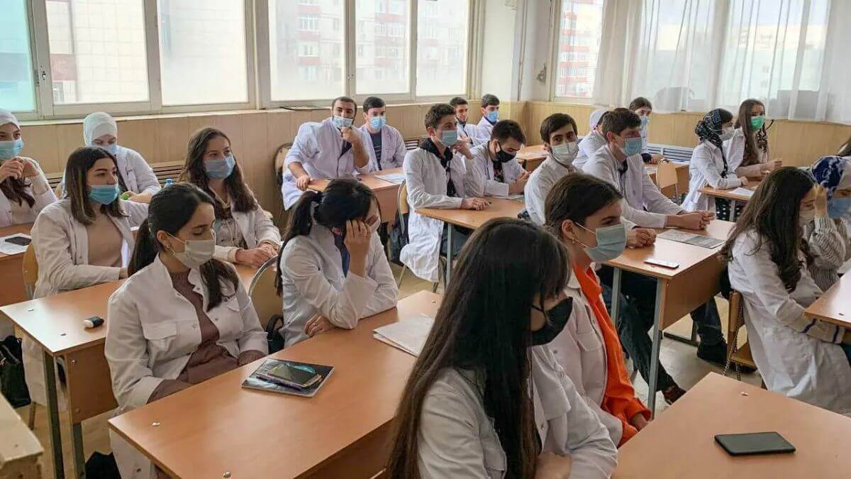 Những tiết học tại trường Đại học Y khoa Dagestan
