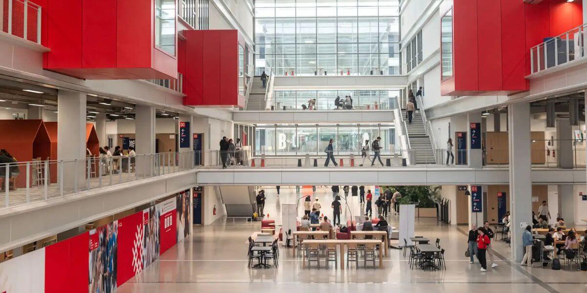 Trường Kinh doanh EMLYON xây dựng hệ thống cơ sở vật chất hiện đại nhằm phục vụ sinh viên