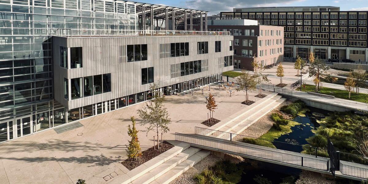 Viện Khoa học Đời sống Công nghiệp và Môi trường là ngôi trường có chất lượng đào tạo cao tại Pháp