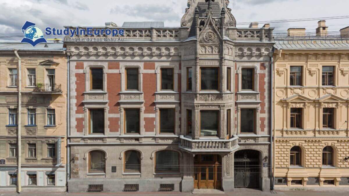 Review Viện Nghệ thuật Biểu diễn Quốc gia Nga (Russian State Institute of Performing Arts)