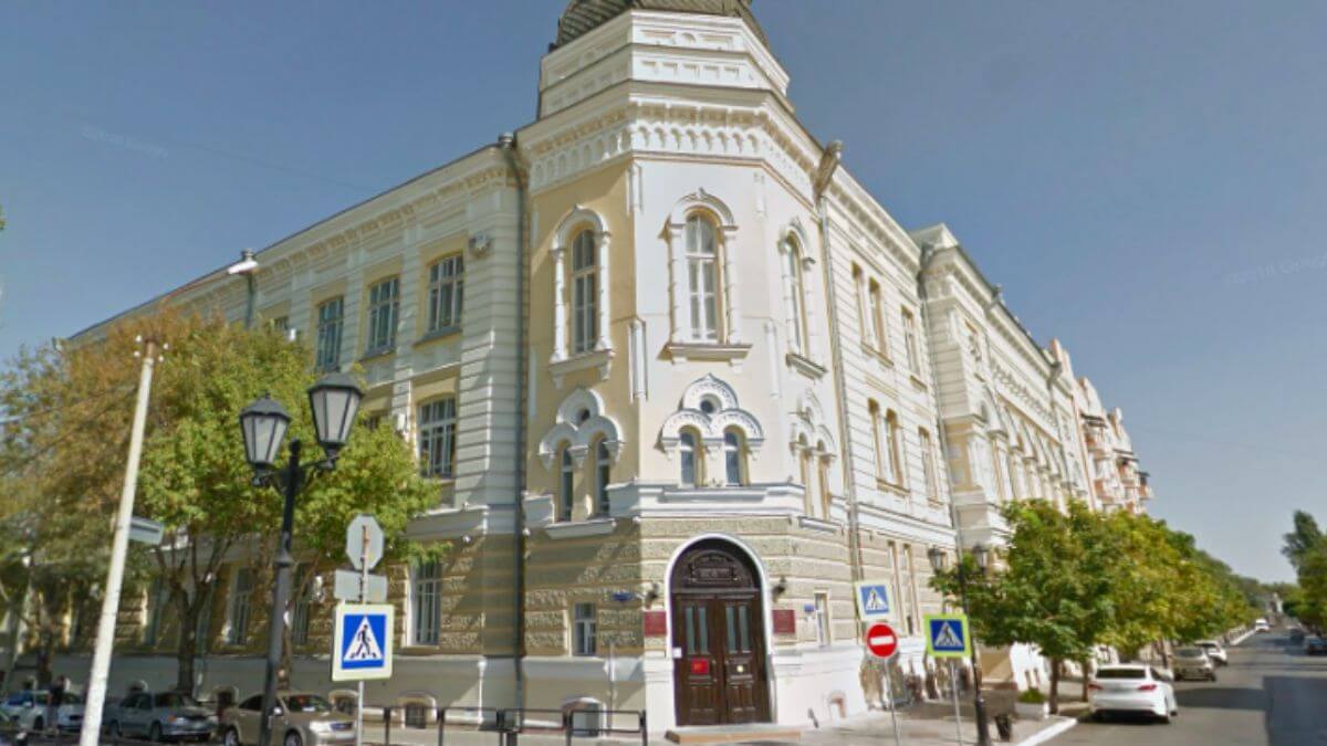 Khuôn viên mang nét đẹp cổ kính của Nhạc viện Astrakhan