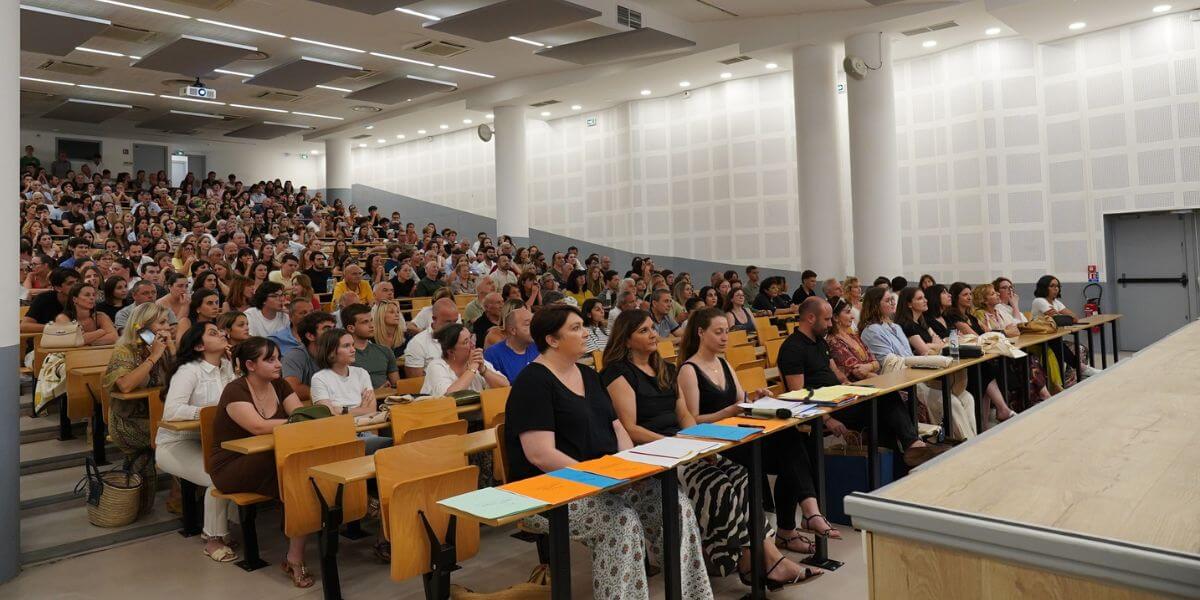 Mọi sinh viên đều được chào đón khi đến với trường Đại học Corse Pasquale Paoli