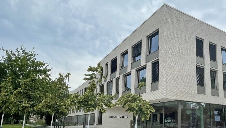 Trường Đại học Thể thao và Quản lý Potsdam là ngôi trường có uy tín cao tại Đức