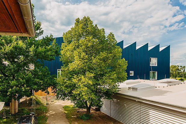 Khuôn viên rộng lớn của trường Đại học Khoa học Ứng dụng và Nghệ thuật Ottersberg