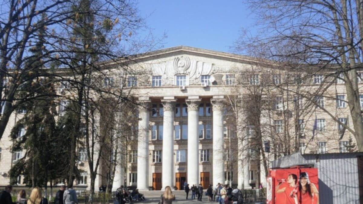 Trường Đại học Kinh tế Quốc gia Kyiv là điểm đến mang lại cho sinh viên nhiều cơ hội học tập và trải nghiệm
