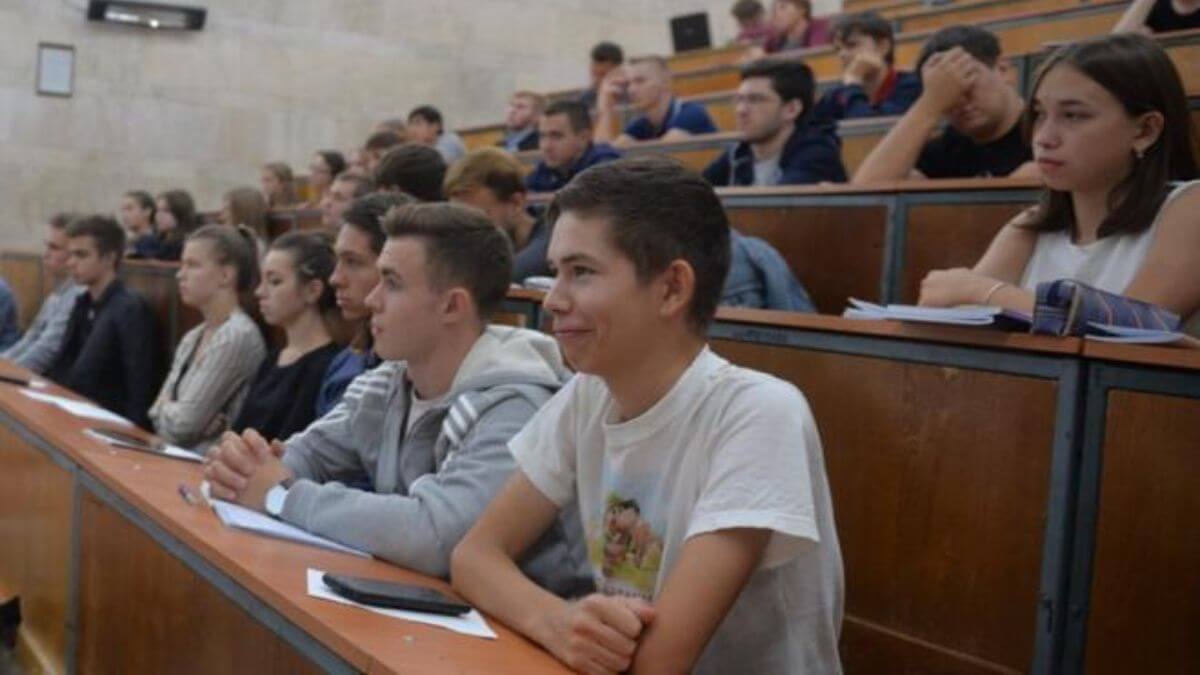 Bầu không khí học tập tích cực tại trường Đại học Kinh tế Quốc gia Kyiv