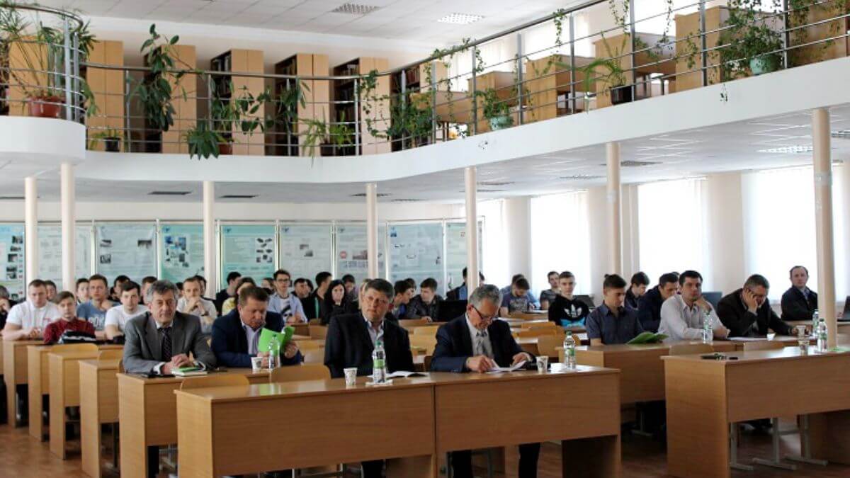 Trường Đại học Kỹ thuật Quốc gia Ternopil thường xuyên tổ chức các hội thảo học thuật cho sinh viên