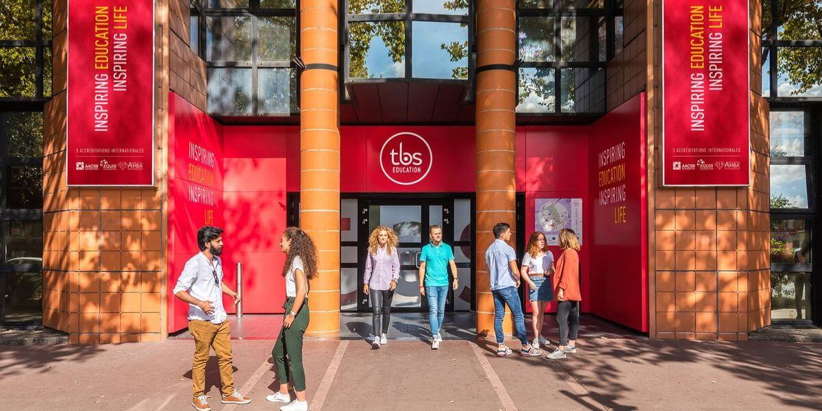 Trường Kinh doanh Toulouse luôn nỗ lực mang đến cho sinh viên những trải nghiệm học tập tuyệt vời