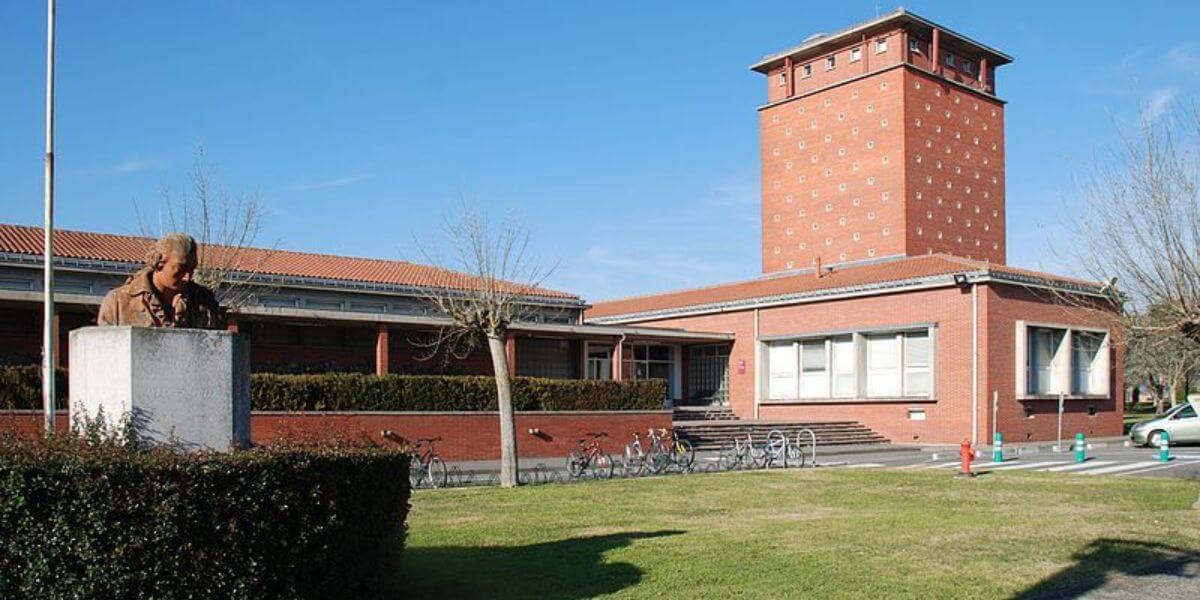 Khuôn viên của trường Thú y Quốc gia Toulouse