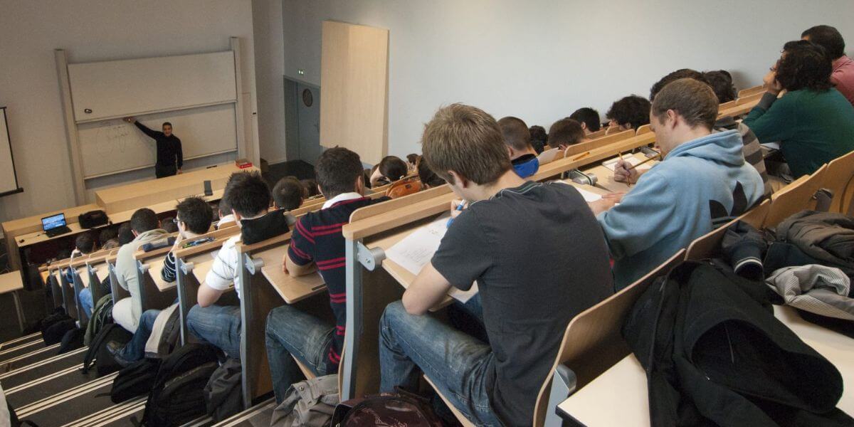 Môi trường học tập tích cực tại Viện Khoa học Ứng dụng Quốc gia Strasbourg