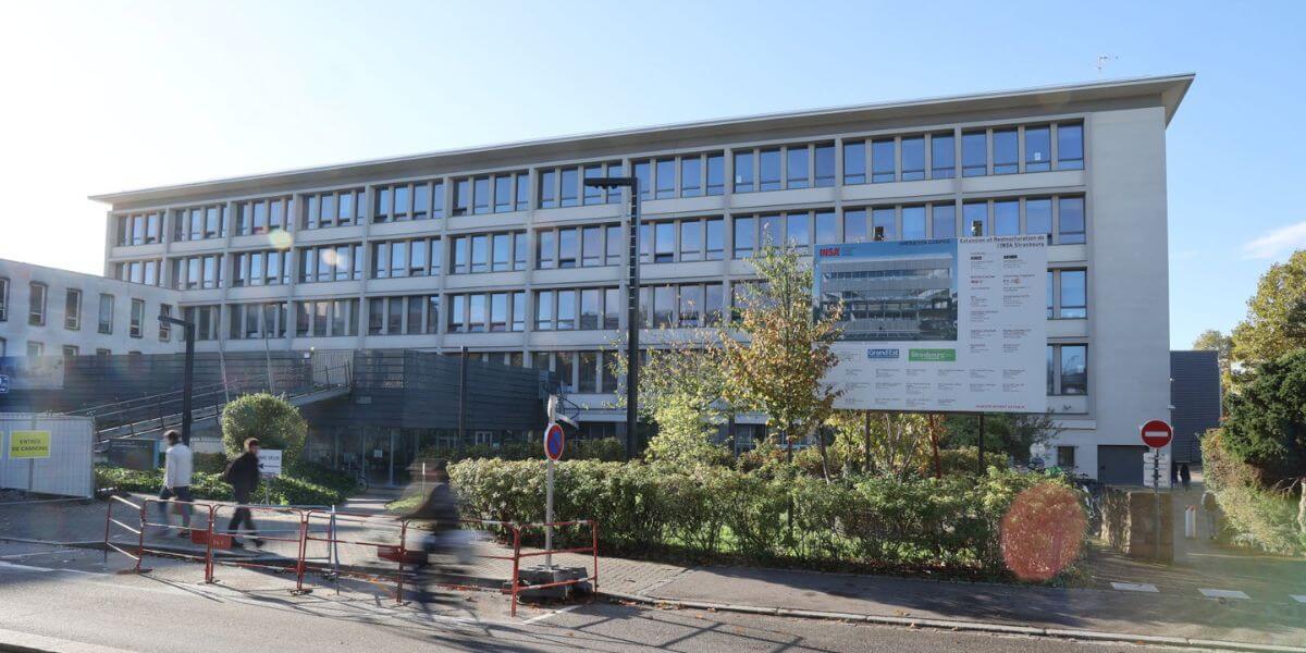 Viện Khoa học Ứng dụng Quốc gia Strasbourg là ngôi trường nổi , có uy tín cao tại Pháp