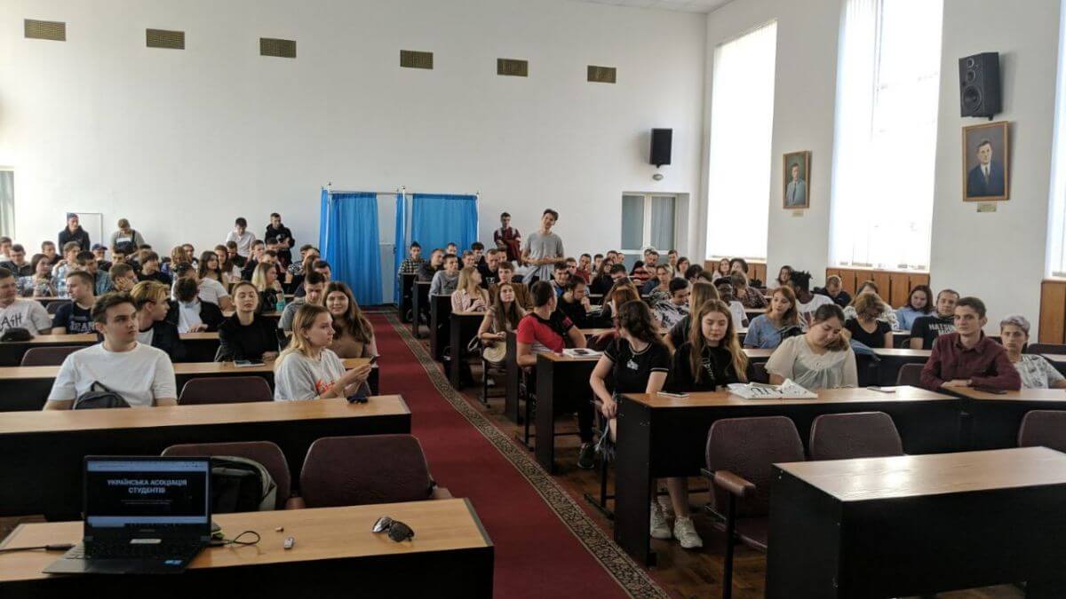 Môi trường học tập tại Học viện Luyện kim Quốc gia Ukraina