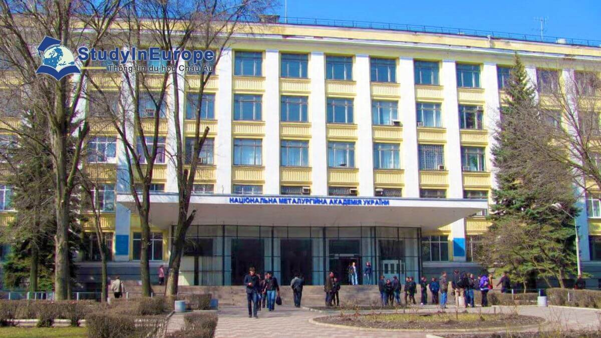 Review Học viện Luyện kim Quốc gia Ukraina (National Metallurgical Academy of Ukraine)