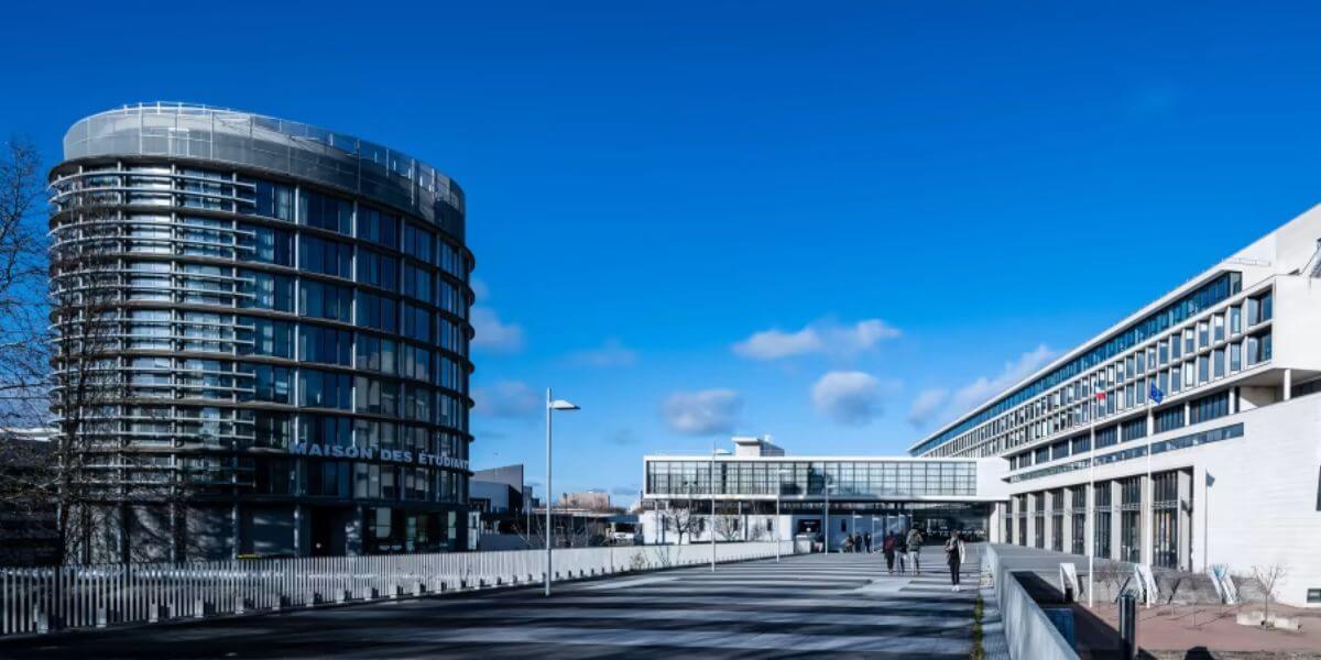 Trường Đại học Công nghệ CY là điểm đến được nhiều sinh viên hướng đến để học tập và trải nghiệm