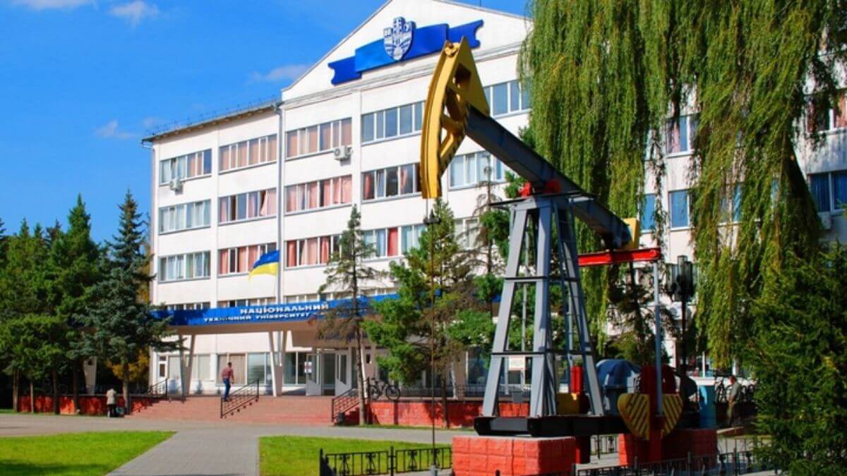 Trường Đại học Kỹ thuật Dầu khí Quốc gia Ivano-Frankivsk là điểm đến được nhiều sinh viên lựa chọn để học tập, phát triển
