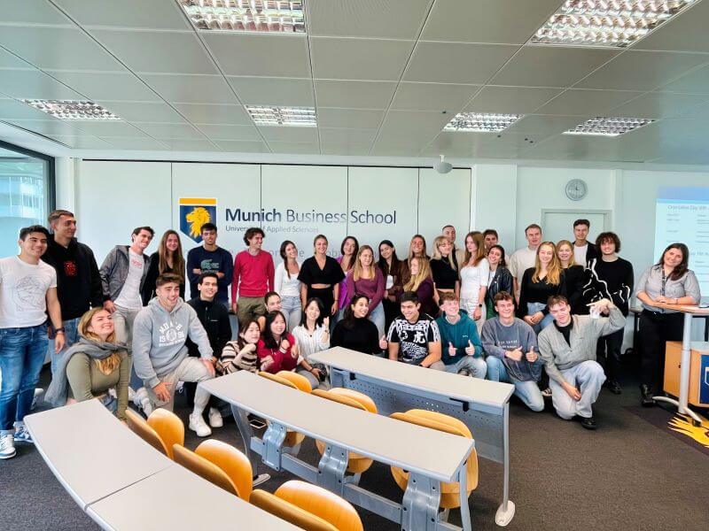 Bầu không khí học tập sôi động tại trường Kinh doanh Munich