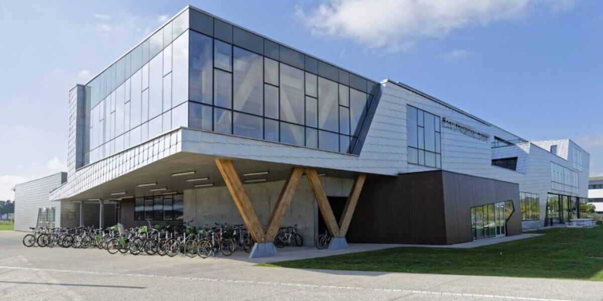 Cơ sở vật chất tại trường Đại học kỹ thuật Strasbourg-Europe được xây dựng khá hiện đại