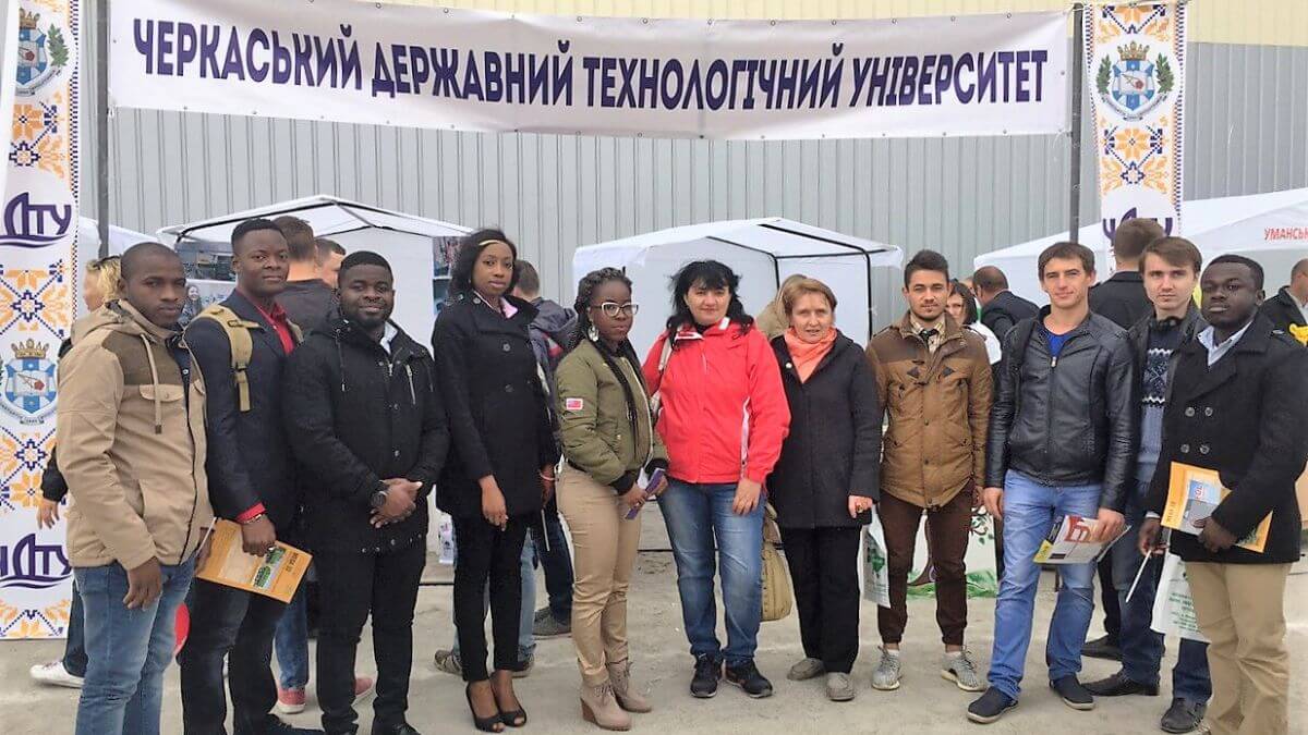 Trường Đại học Công nghệ Cherkasy thường xuyên mang đến cho sinh viên nhiều hoạt động ngoại khóa thú vị