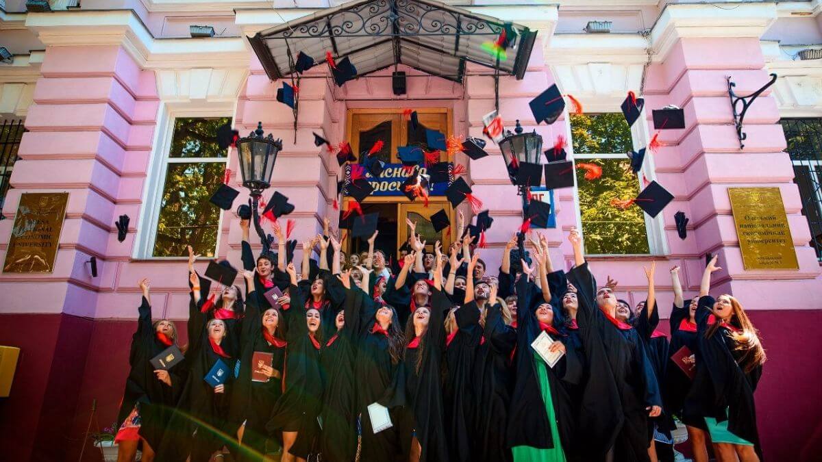 Trường Đại học Kinh tế Quốc gia Odesa sẽ mang đến cho sinh viên nhiều trải nghiệm học tập đáng nhớ