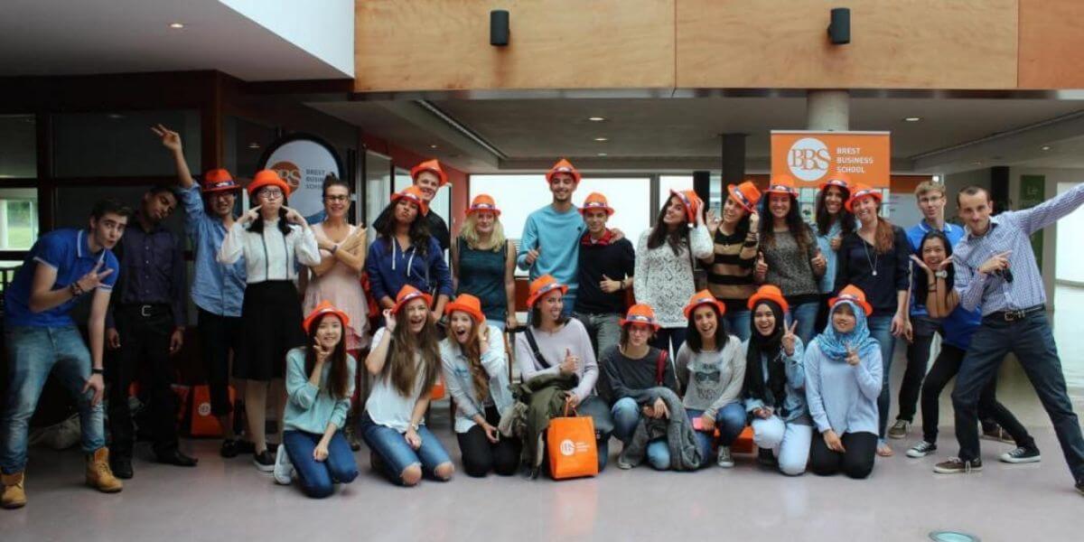 Sinh viên sẽ được hòa mình vào bầu không khí năng động khi đến với trường Kinh doanh Brest