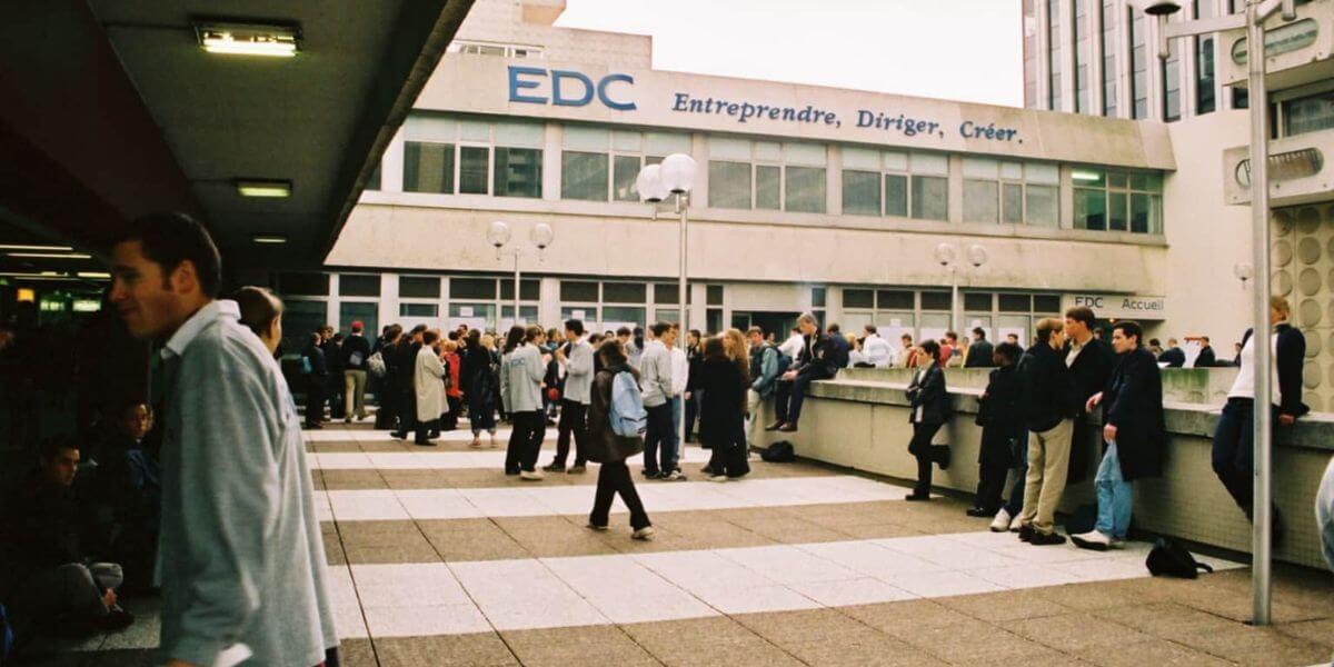 Trường Quản trị và Khởi nghiệp EDCE tạo nên bầu không khí học tập năng động và đầy tích cực cho sinh viên