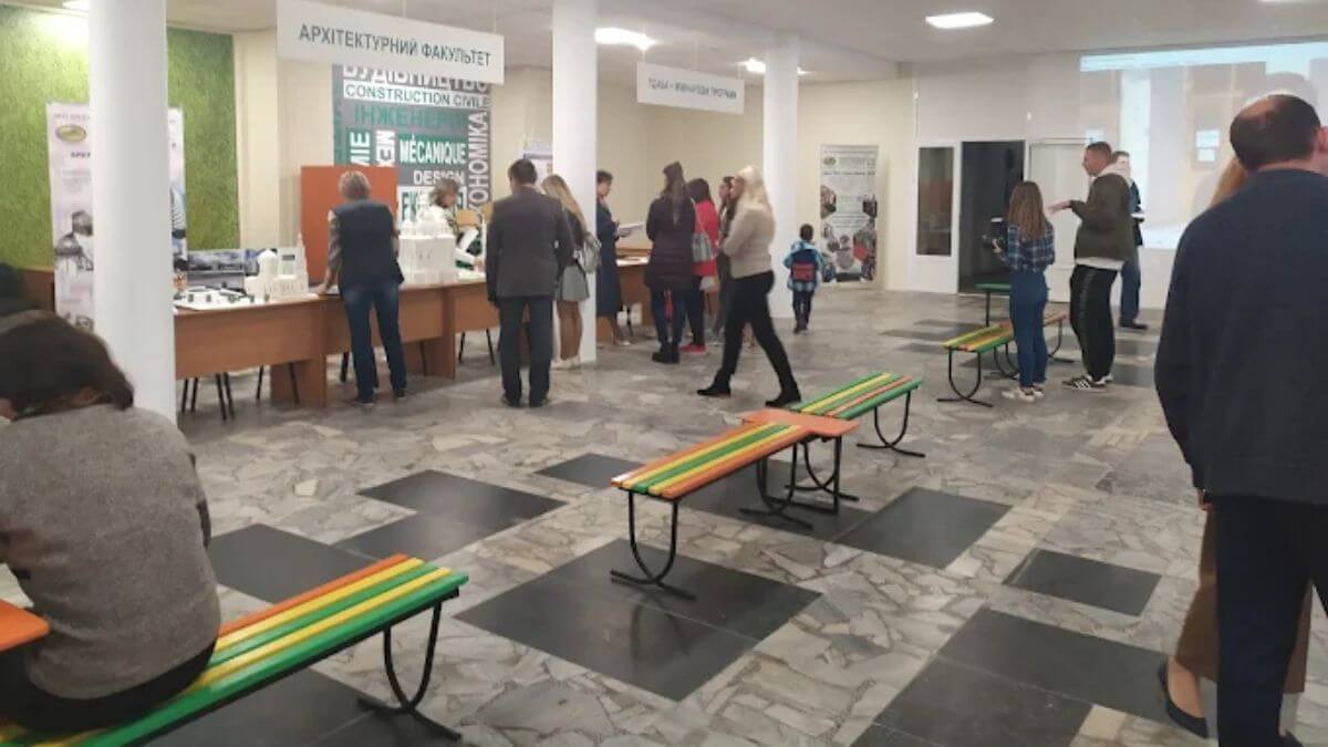 Học viện Kỹ thuật Xây dựng và Kiến trúc Prydniprovska sẽ mang đến cho sinh viên những dịch vụ hỗ trợ trong quá trình học tập
