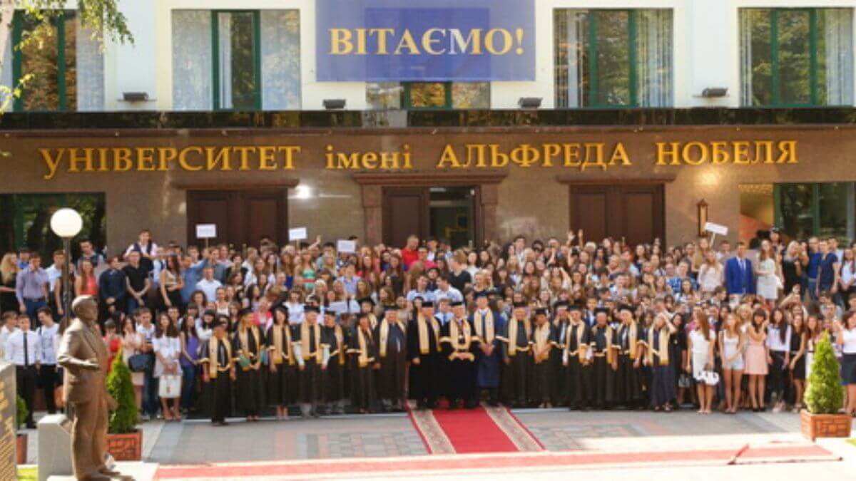 Trường Đại học Alfred Nobel luôn đồng hành cùng sinh viên trên con đường học tập