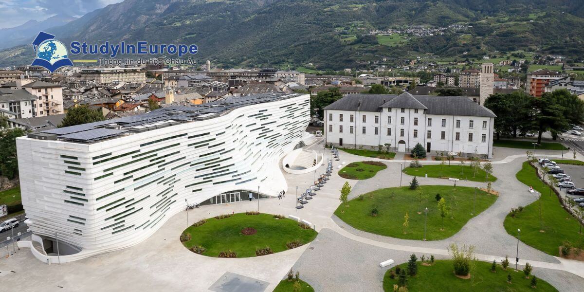 Trường Đại học Aosta Valley