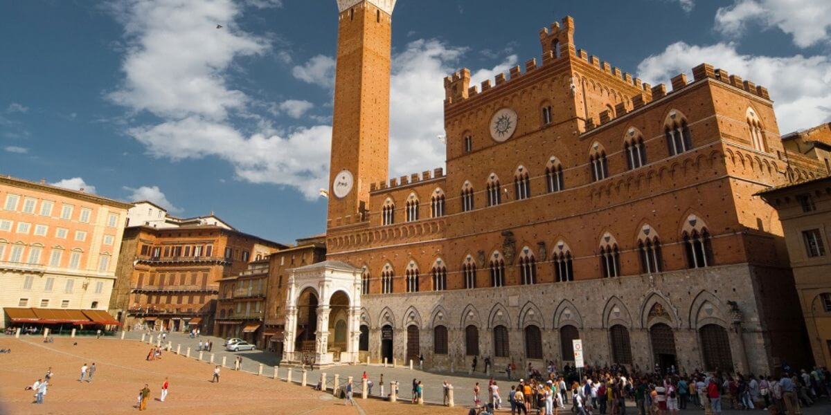 Trường Đại học cho người nước ngoài Siena là điểm đến lý tưởng để sinh viên quốc tế đến tham gia học tập