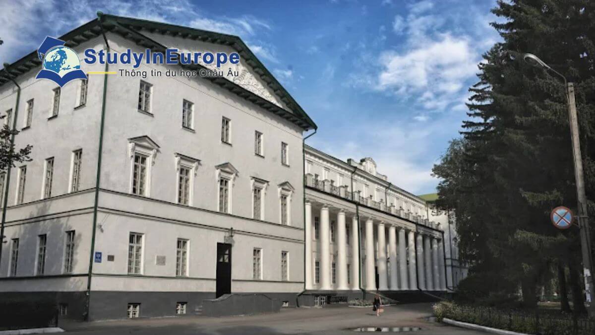 Review Trường Đại học Nizhyn Gogol (Nizhyn Gogol State University)