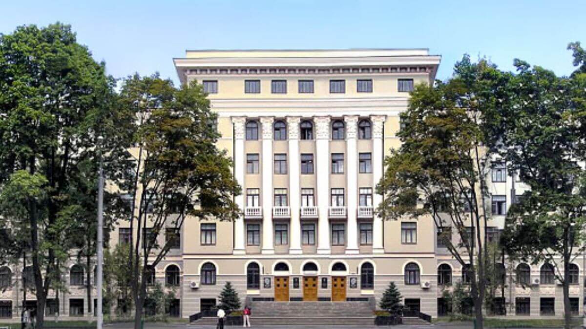 Học viện Y khoa Sau đại học Kharkiv sẽ đồng hành cùng sinh viên trên con đường học tập và phát triển