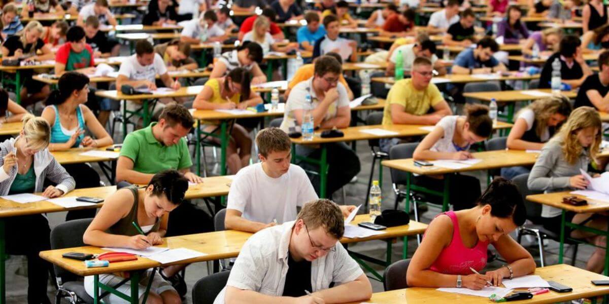 Sinh viên sẽ được hòa mình vào bầu không khí học tập nghiêm túc khi đến với trường Đại học Khoa học Ứng dụng Emden/Leer